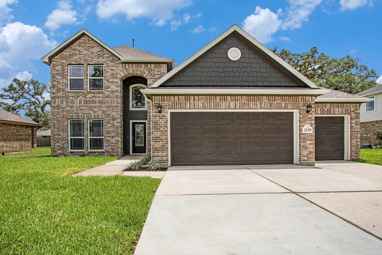 2239 Lakewood Drive - Photo 1