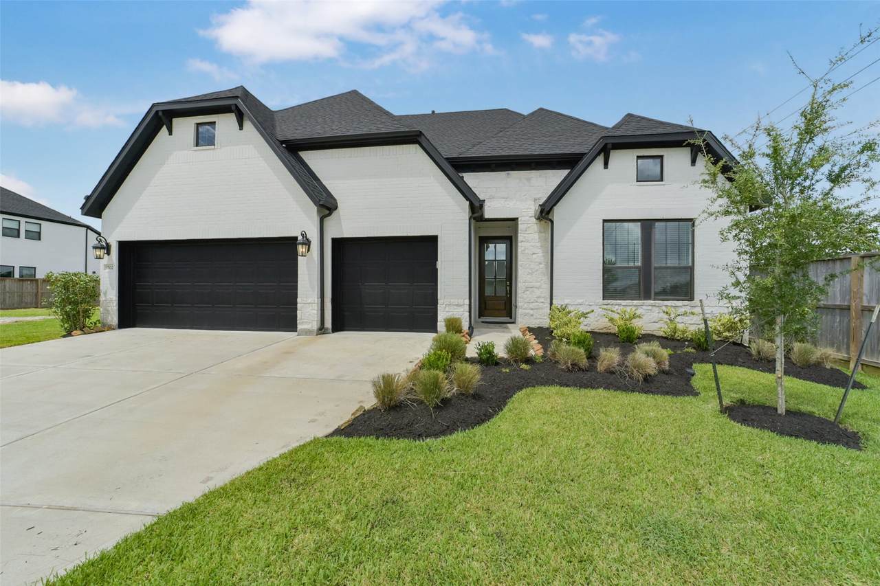 1702 Spring View - Photo 1