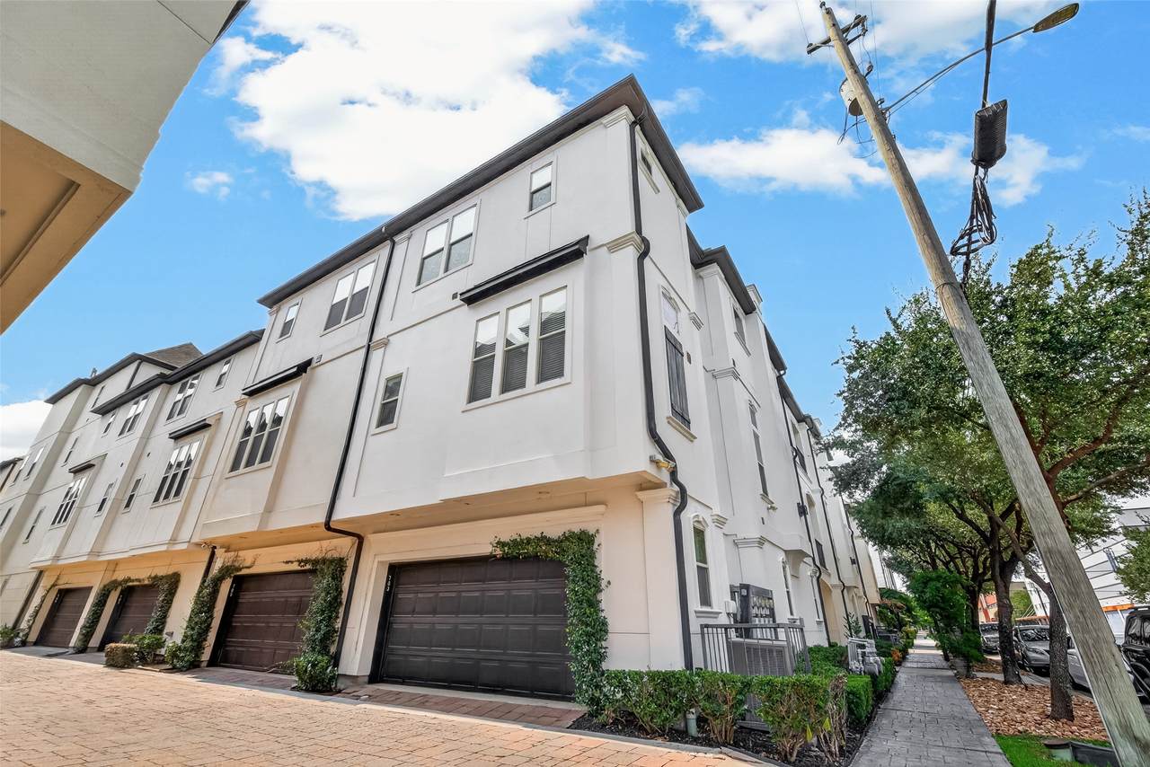 703 Live Oak Street - Photo 1