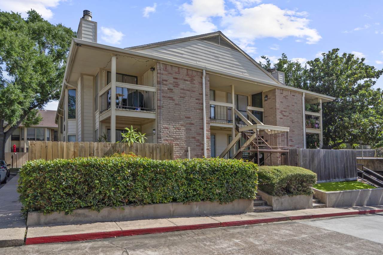 1881 Bering Drive - Photo 1