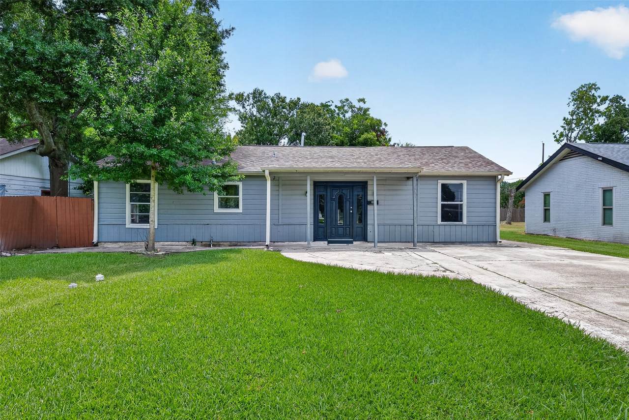 1112 Johnson Street - Photo 1