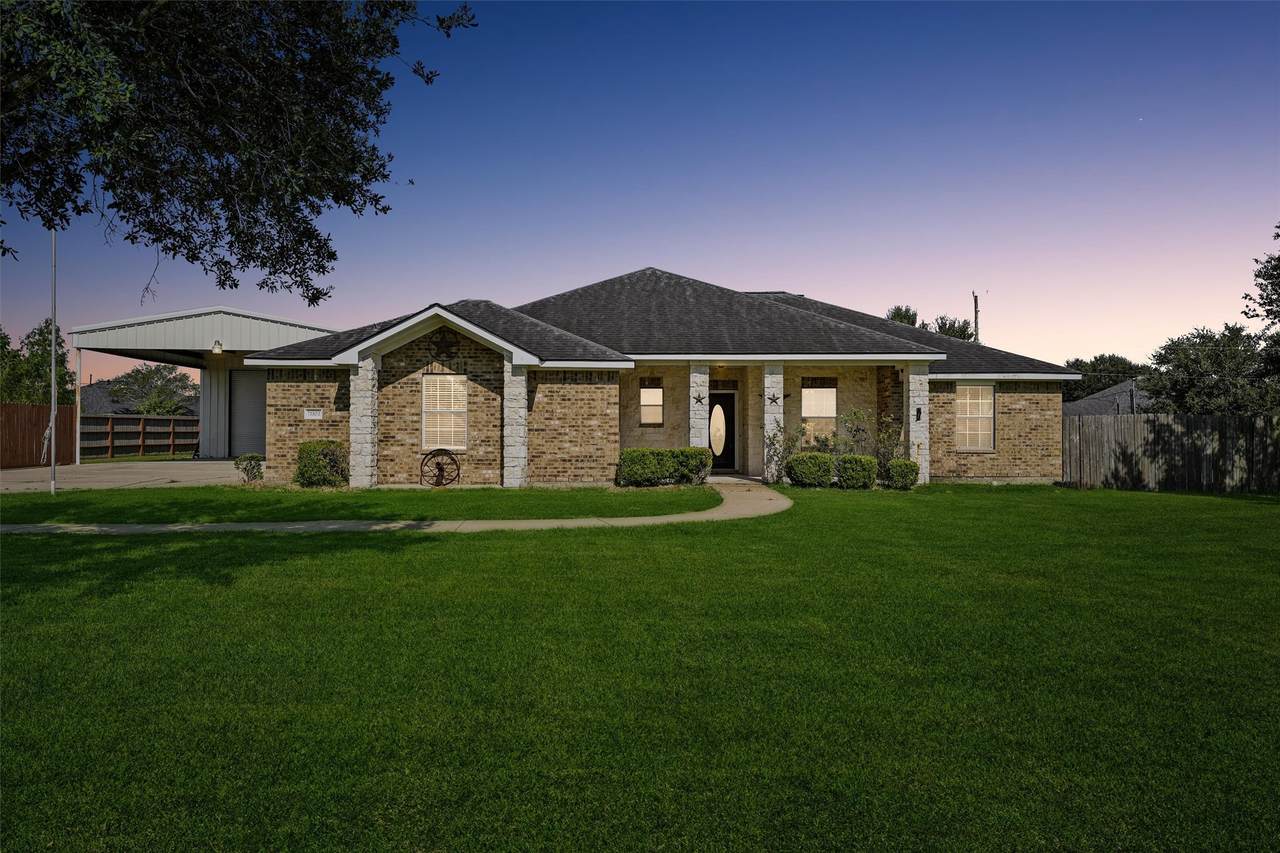 11102 Aaron Way - Photo 1