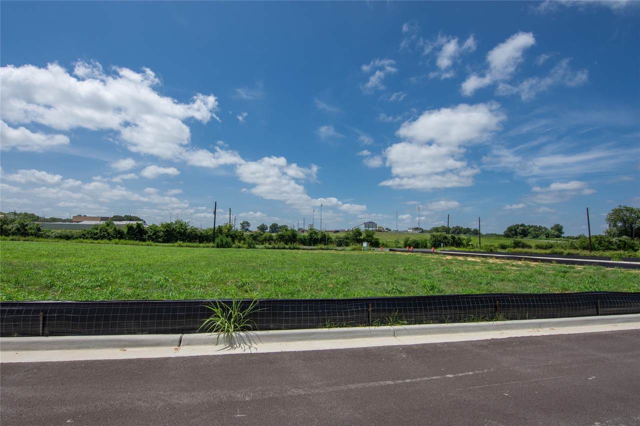 513 Trend View Drive - Photo 1