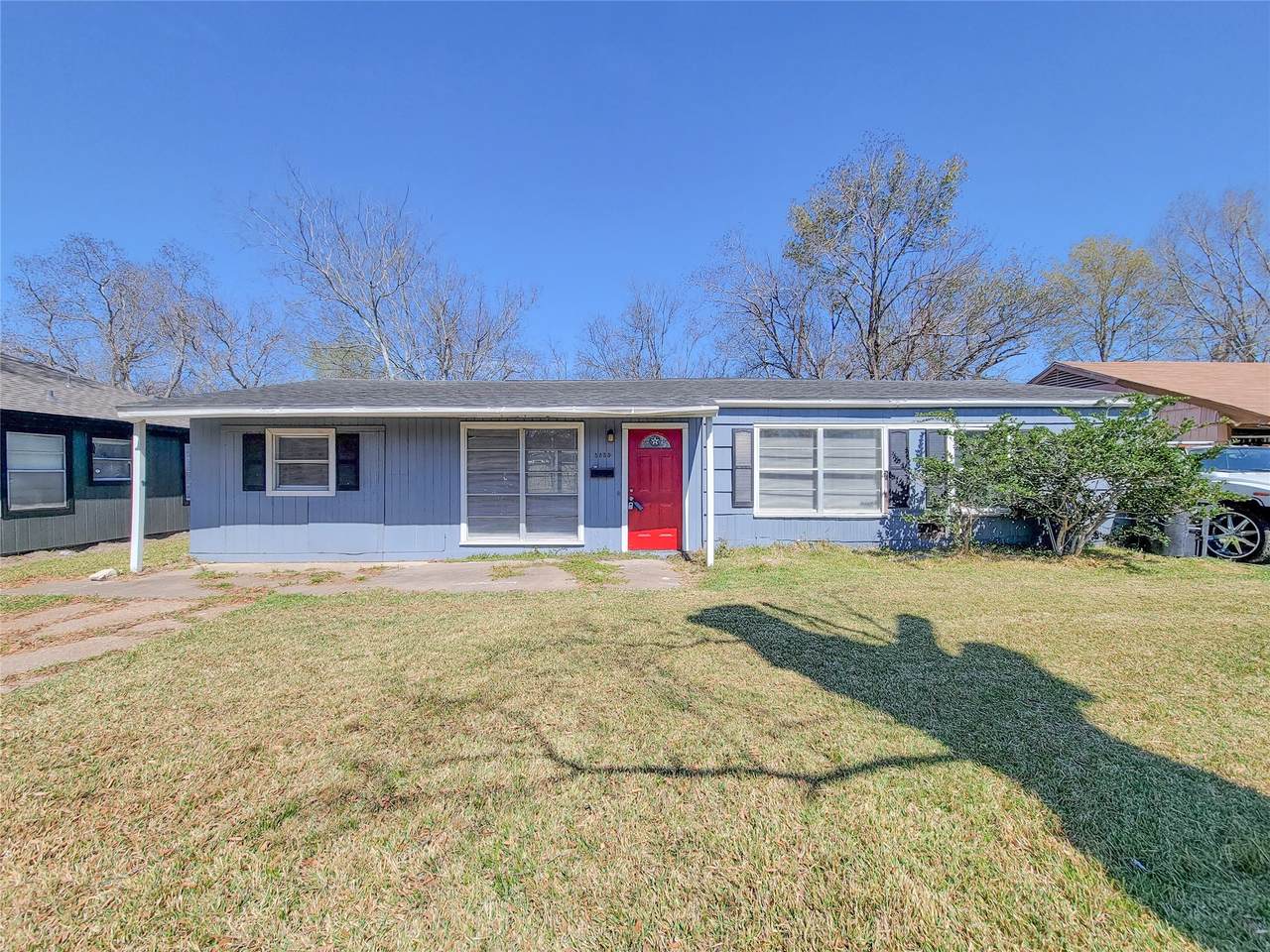 5835 Kenilwood Drive - Photo 1