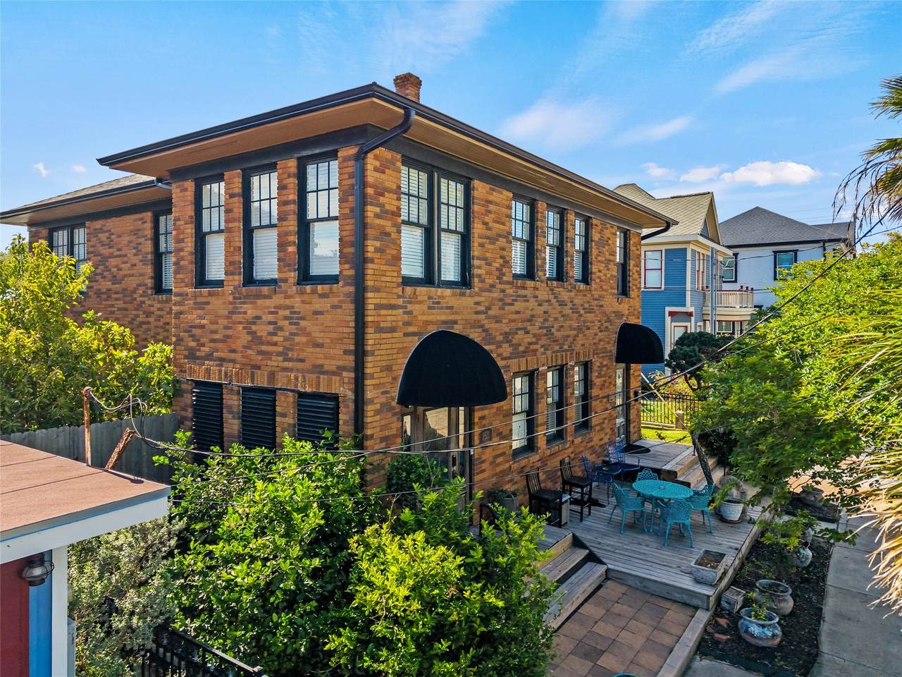 1821 25th Street - Photo 1