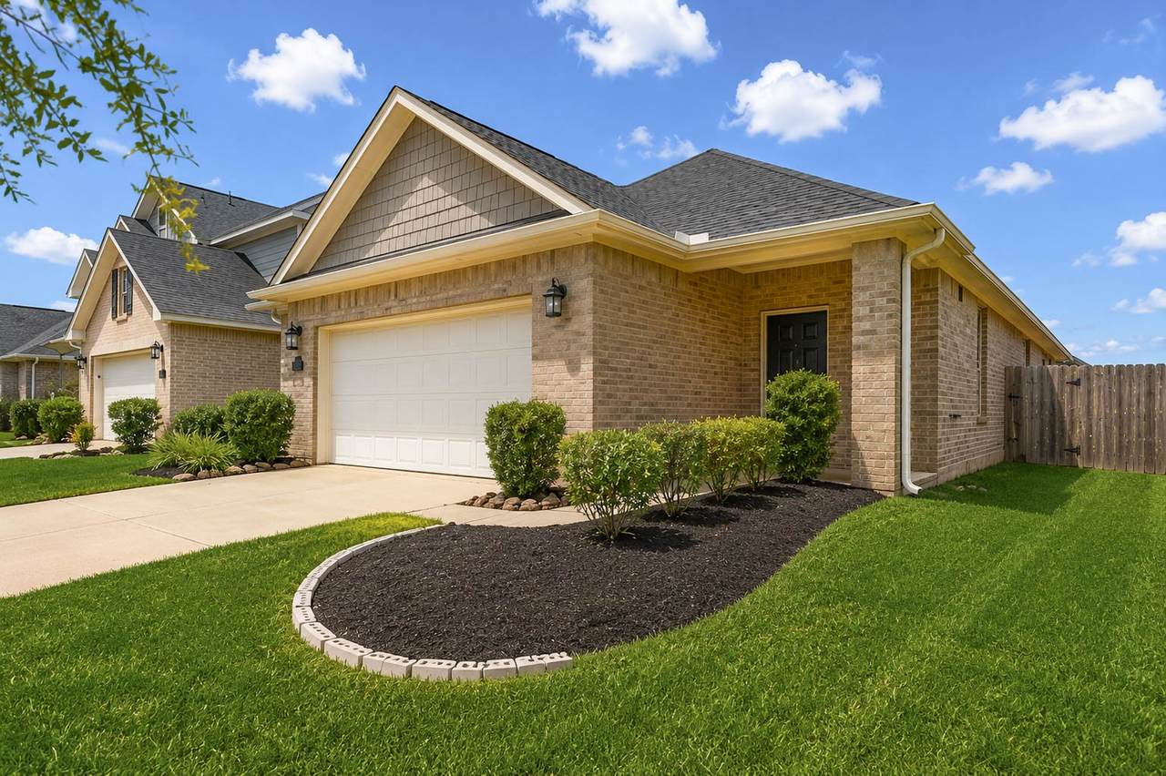 7818 Grandstand Parkway - Photo 1