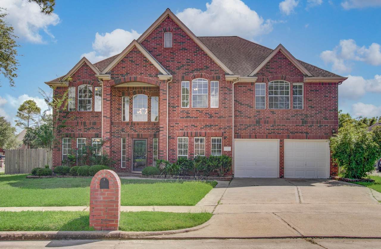 1402 Pine Knot Court - Photo 1