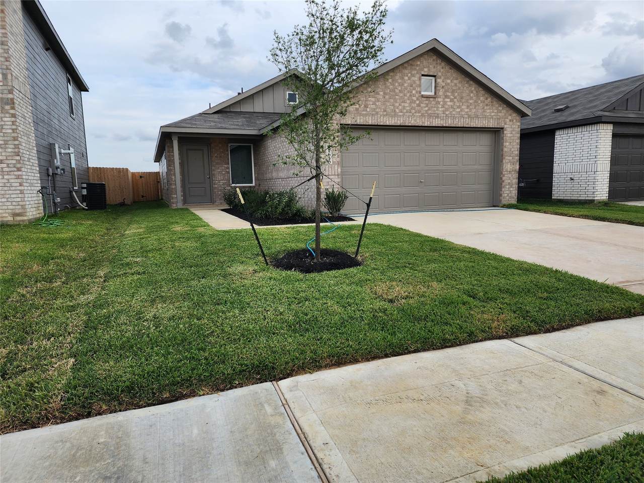 21610 Cottonwood Meadows Trail - Photo 1