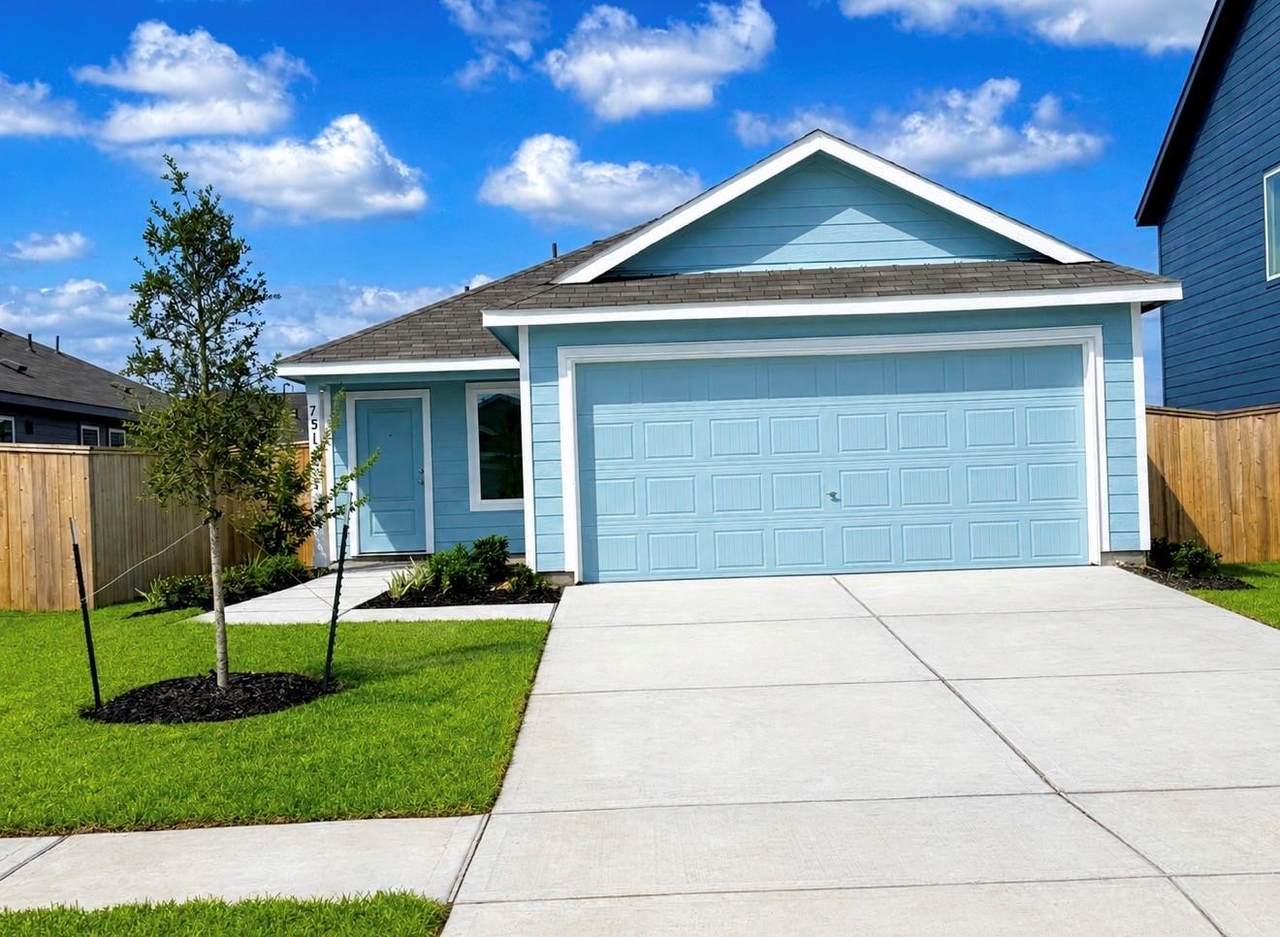 7511 Barcelona Springs - Photo 1
