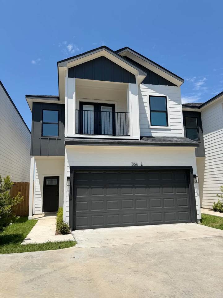 866 Rachel Street - Photo 1