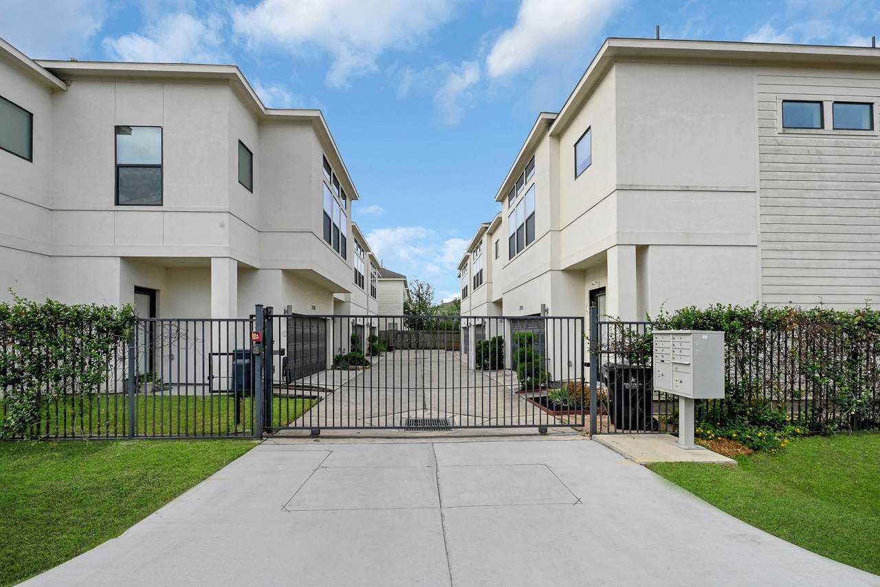 2118 Naomi Street - Photo 1