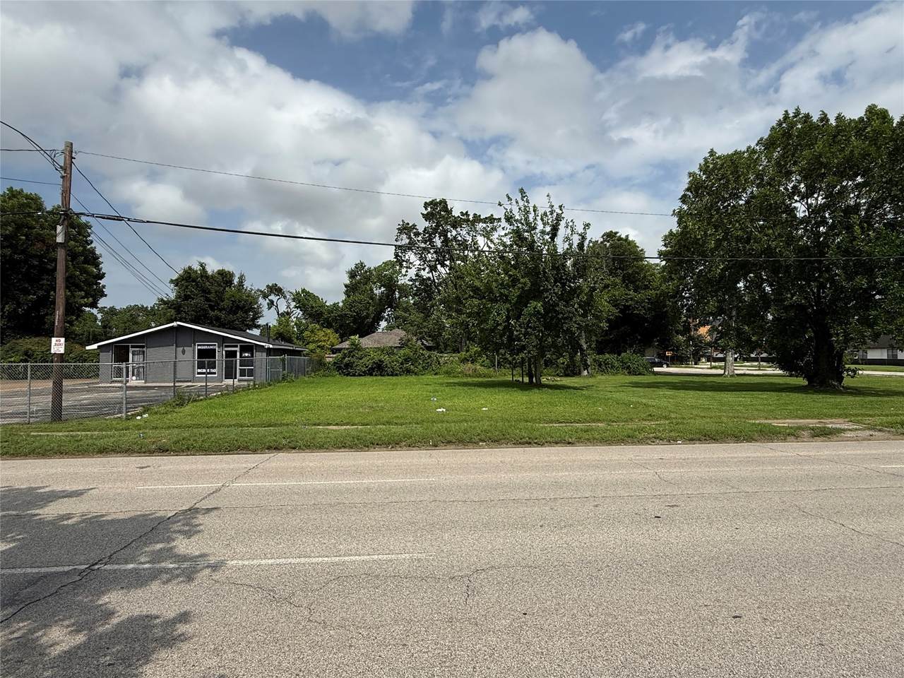 2112 Lockwood Drive - Photo 1