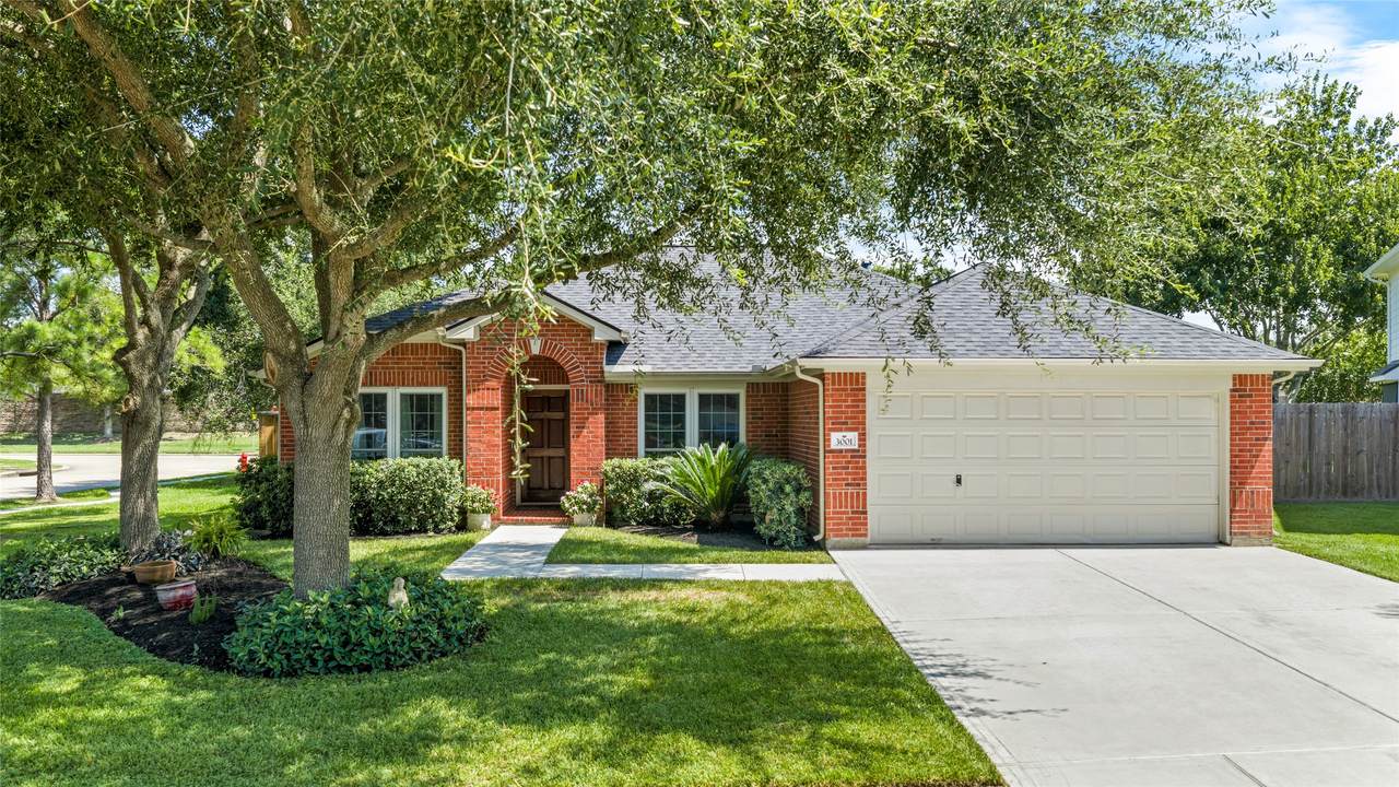 3001 Meadow Bay Drive - Photo 1