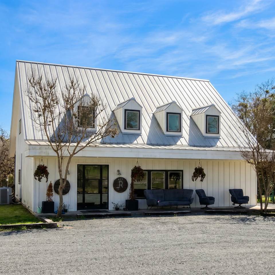453 Washington Street - Photo 1