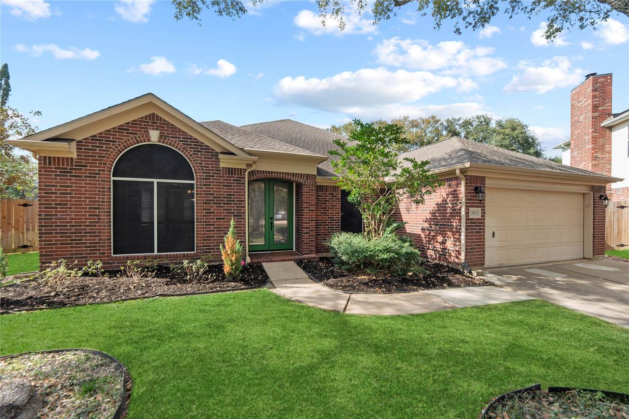 22826 Crested Lark Court - Photo 1