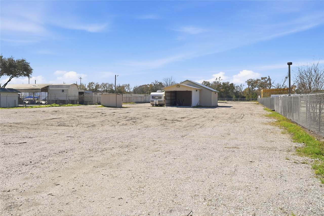 12123 West Dr - Photo 1