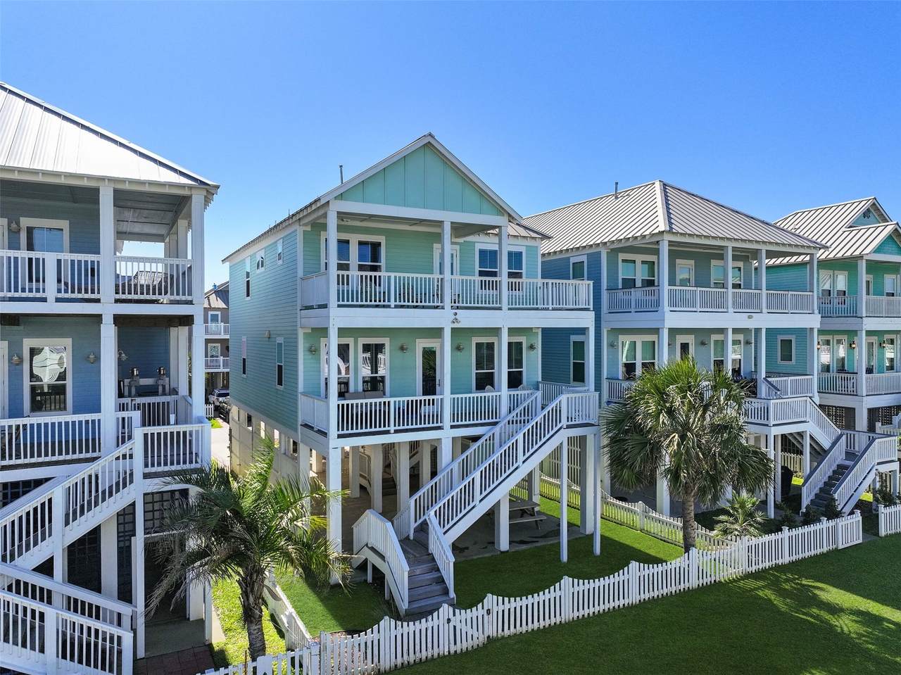 3827 Neptune - Photo 1