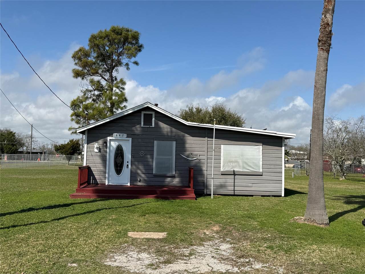 642 5th Street - Photo 1