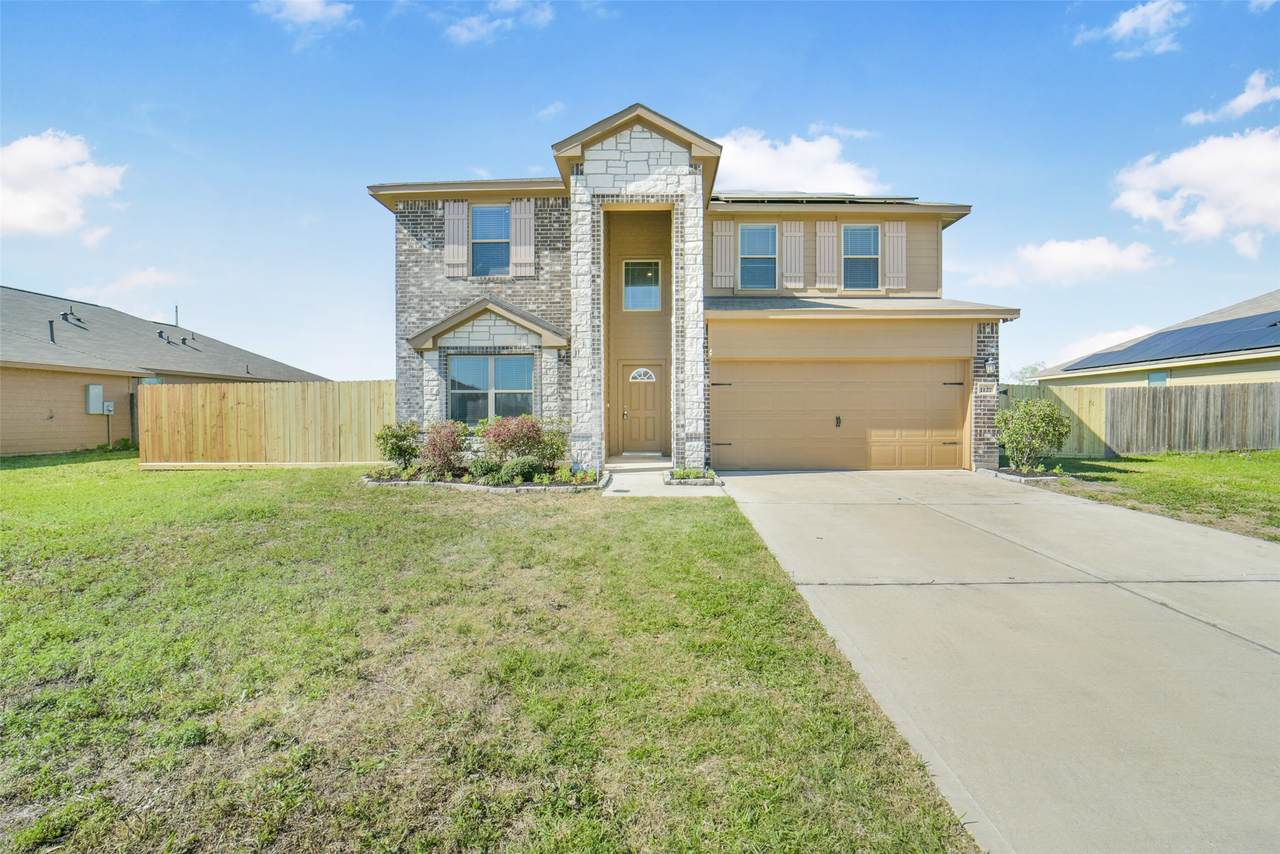 1127 Brahma Circle - Photo 1