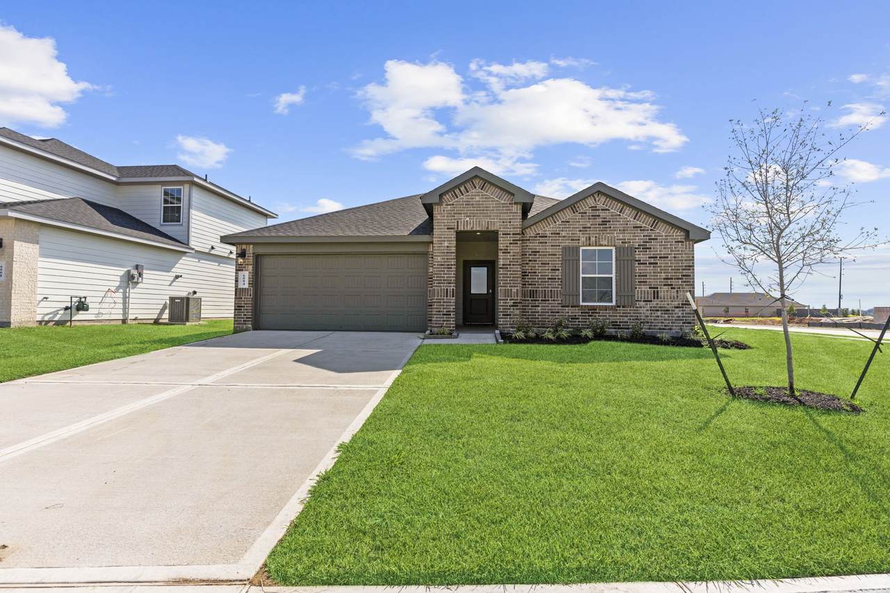 723 Blue Stone Drive - Photo 1