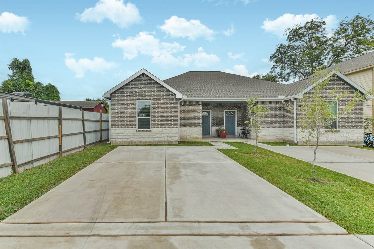 7524 Maxroy Street - Photo 1