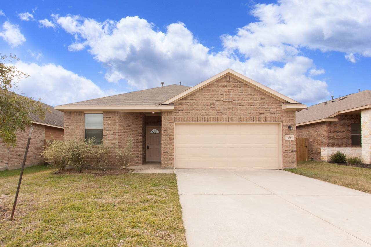 107 Piney Pathway - Photo 1