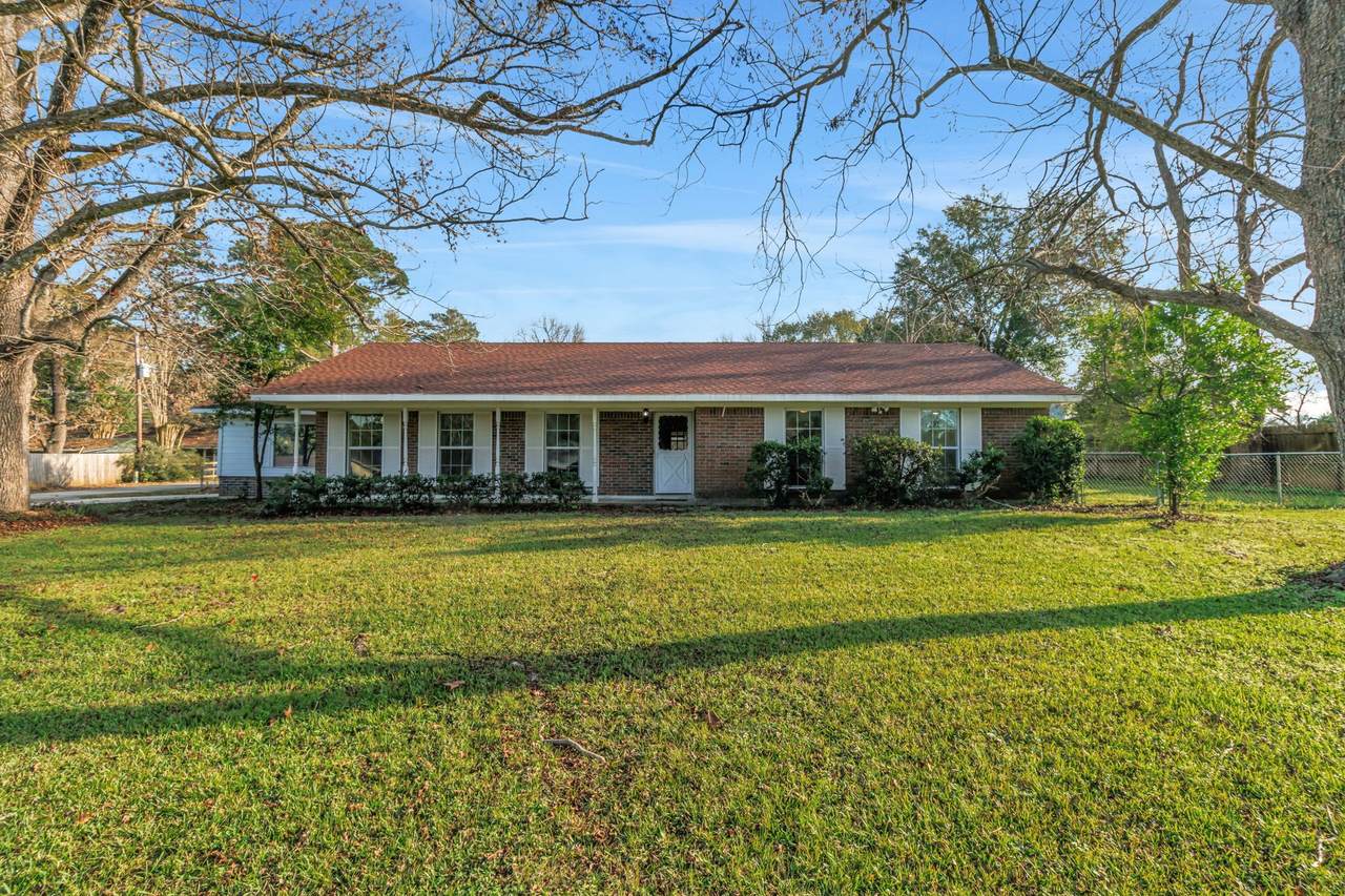 20 Woods Lane - Photo 1