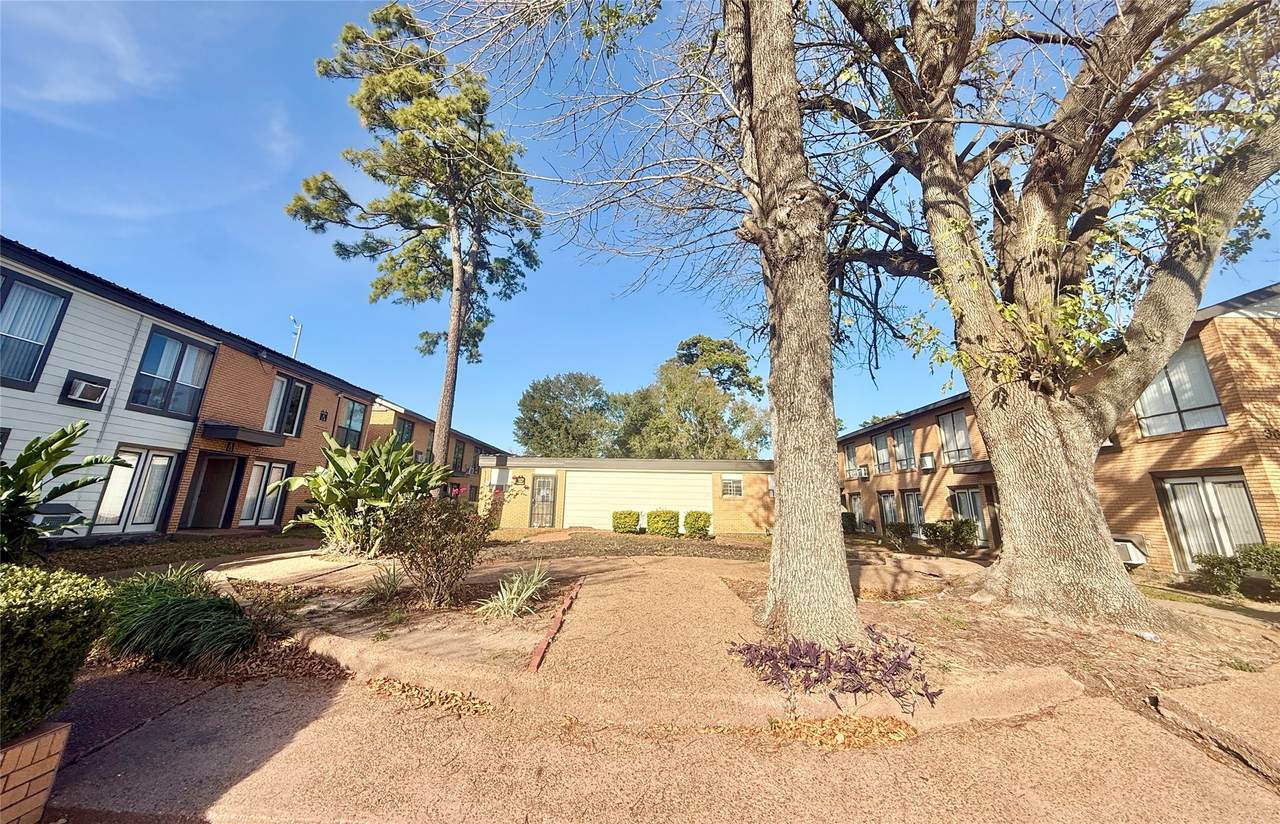 3629 Macgregor Way - Photo 1