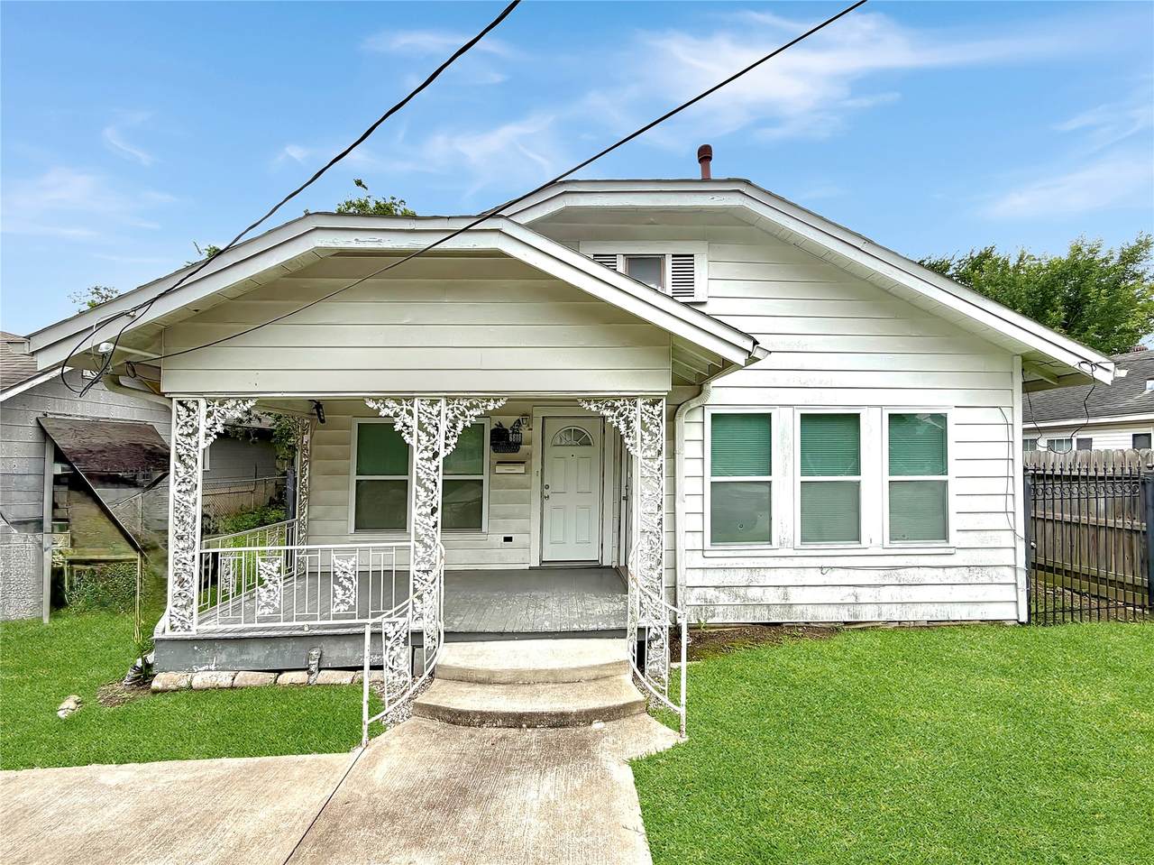 6818 Avenue O - Photo 1