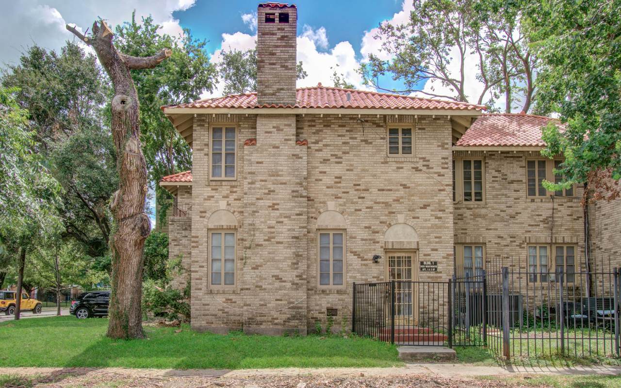 1428 Wentworth Street - Photo 1