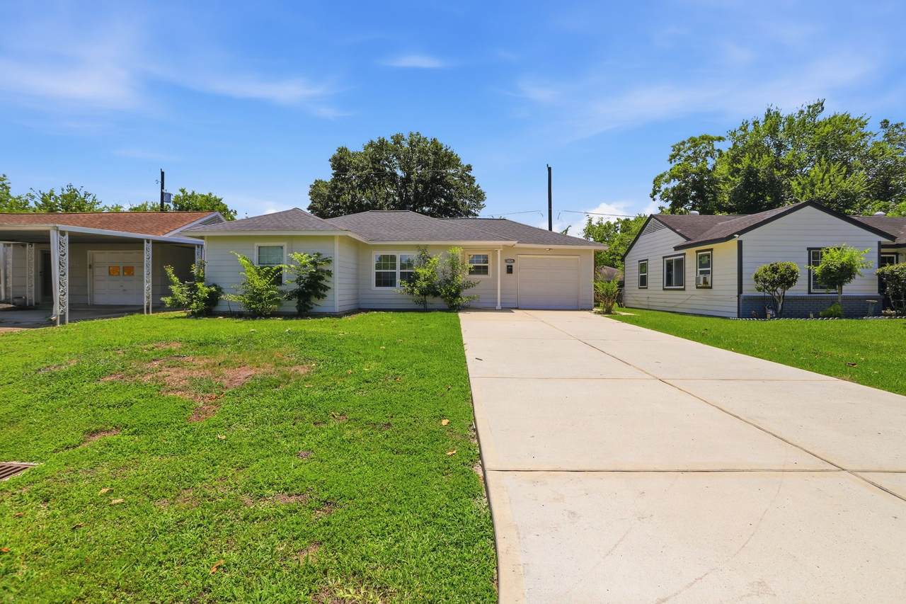 3026 Corksie Street - Photo 1