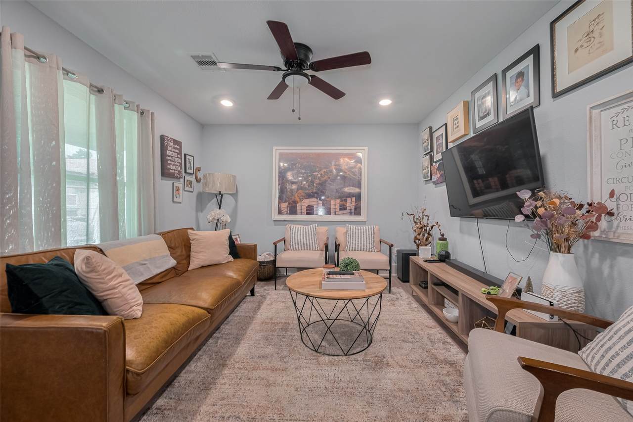 1540 Sheffield Boulevard - Photo 1