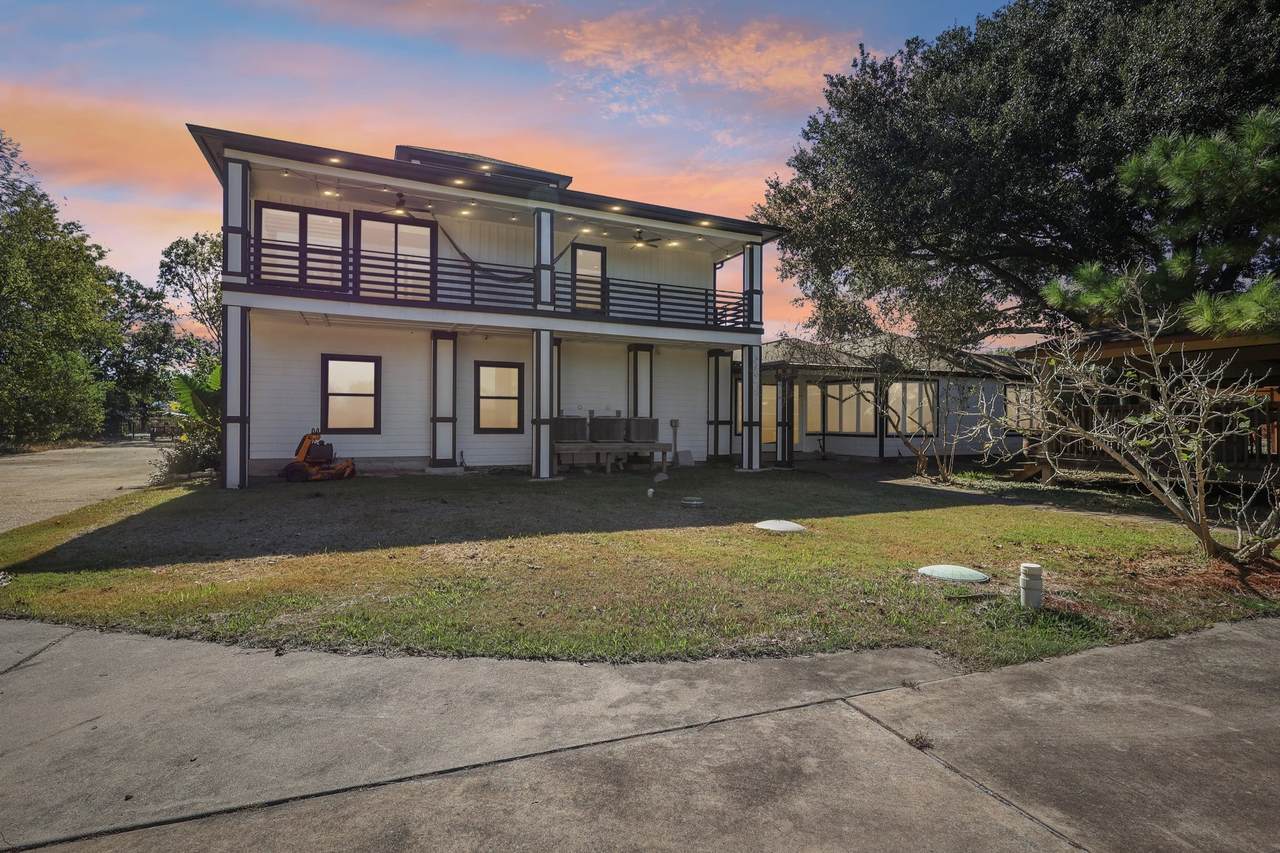 323 Palm Street - Photo 1