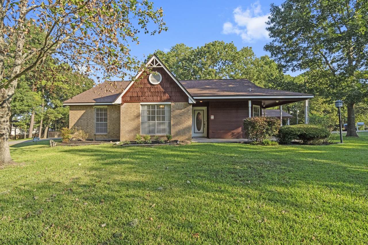 11841 Lakeview Manor Drive - Photo 1