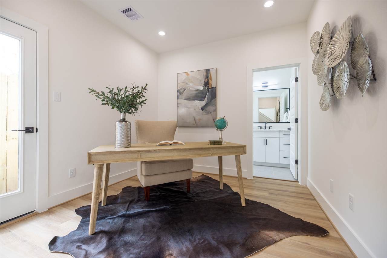 4010 Yellowstone Blvd - Photo 1