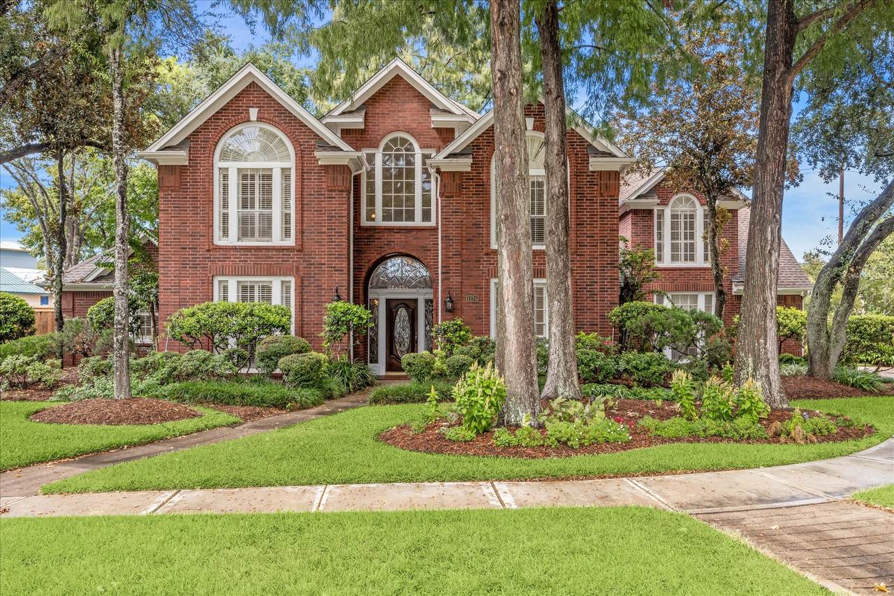 1135 Pinewood Lane - Photo 1