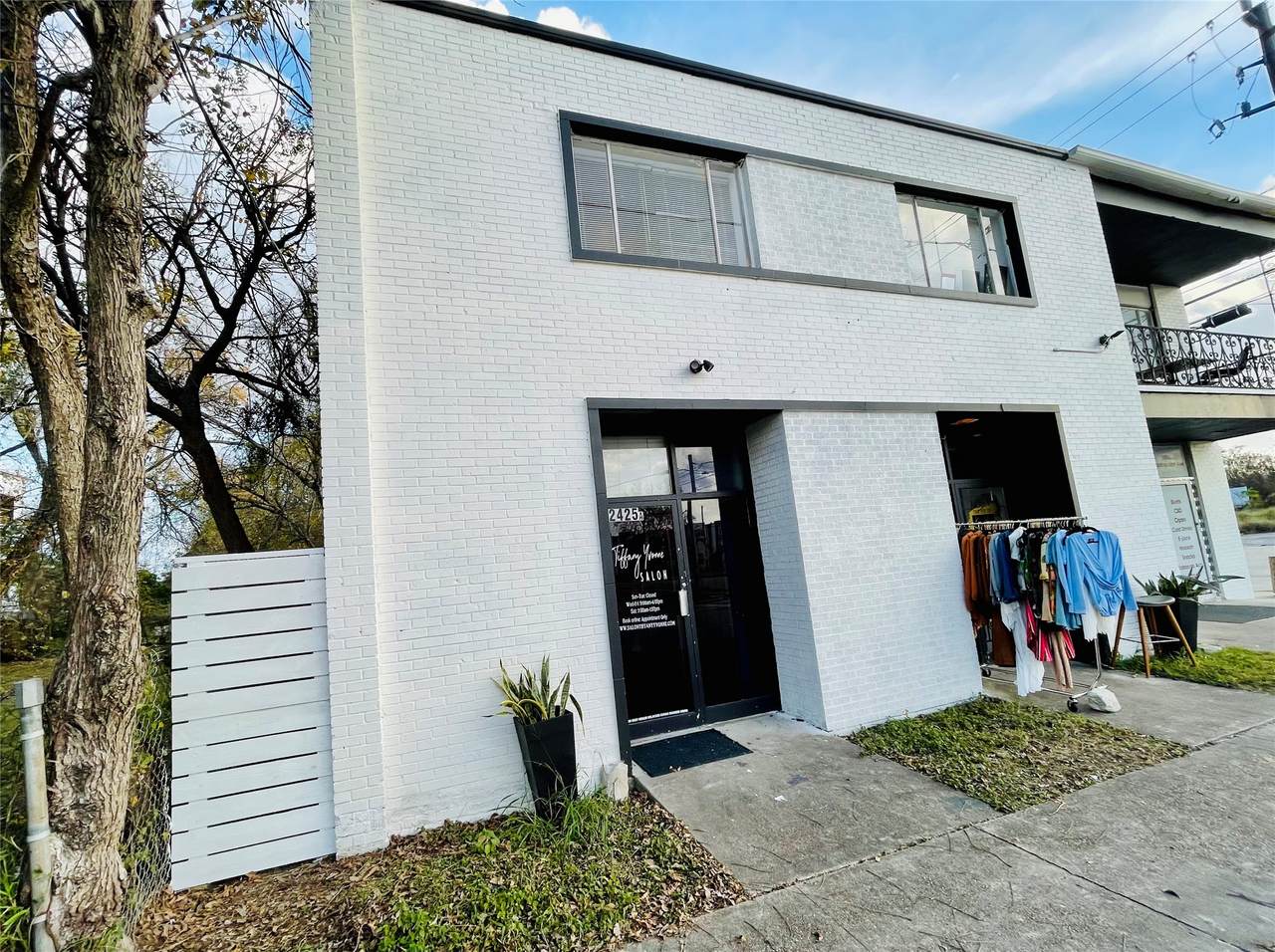 2423 Emancipation Avenue - Photo 1