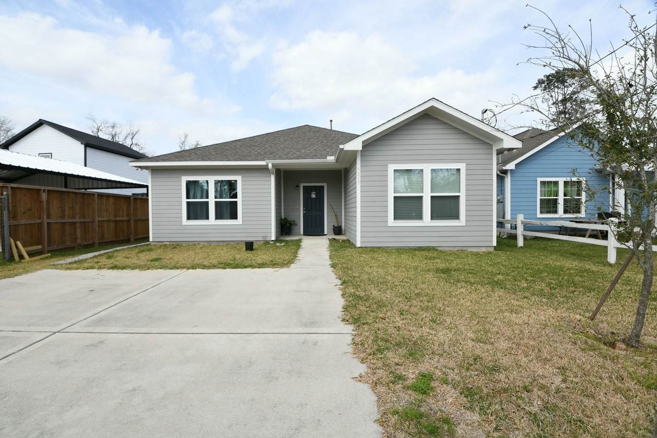 5817 Gaston Street - Photo 1