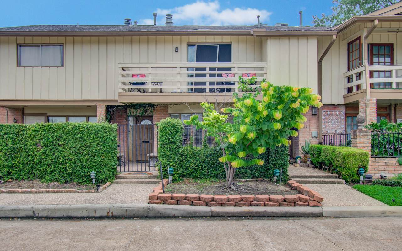 823 Ripple Creek Drive - Photo 1