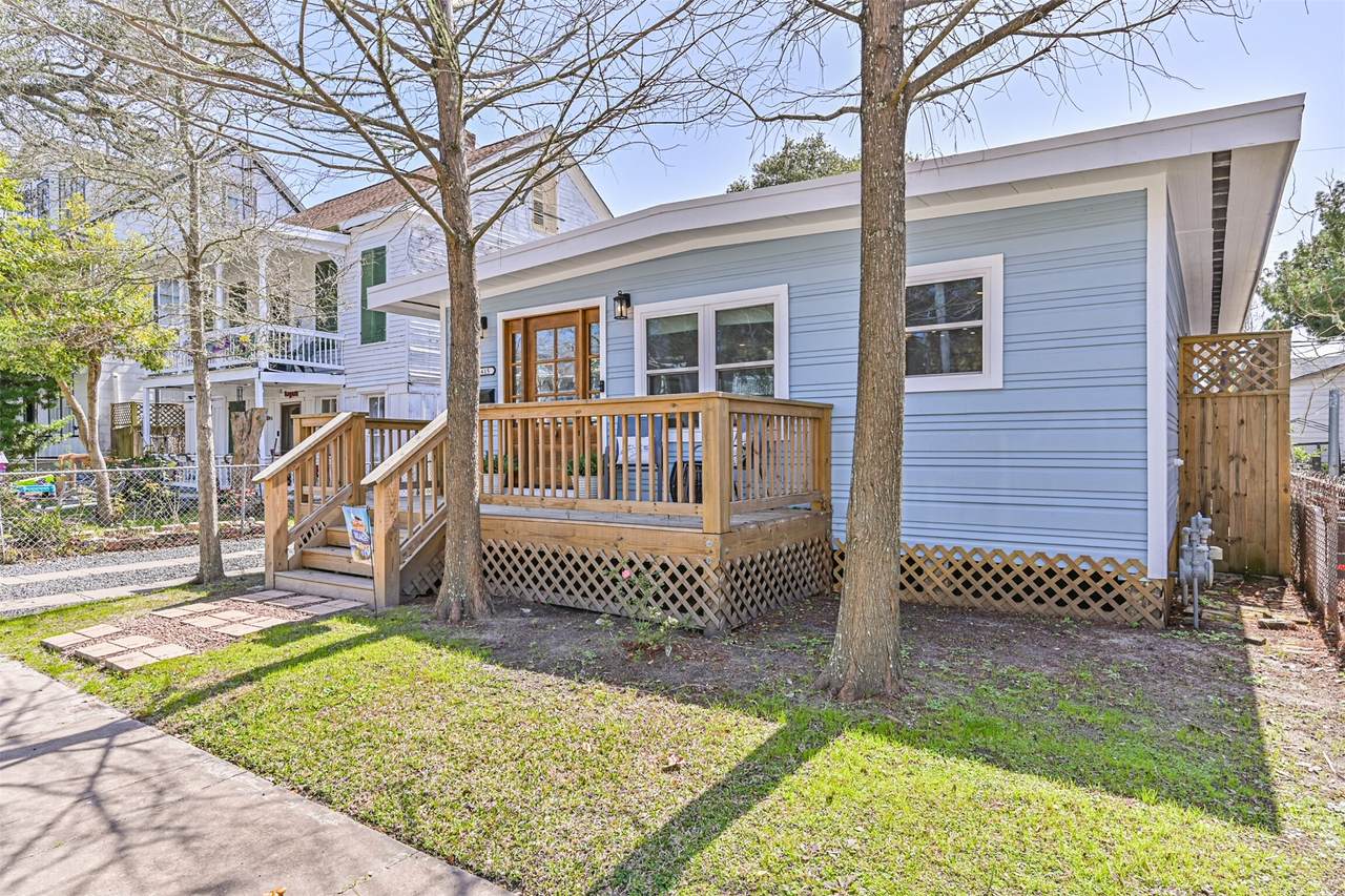 1615 Avenue L - Photo 1