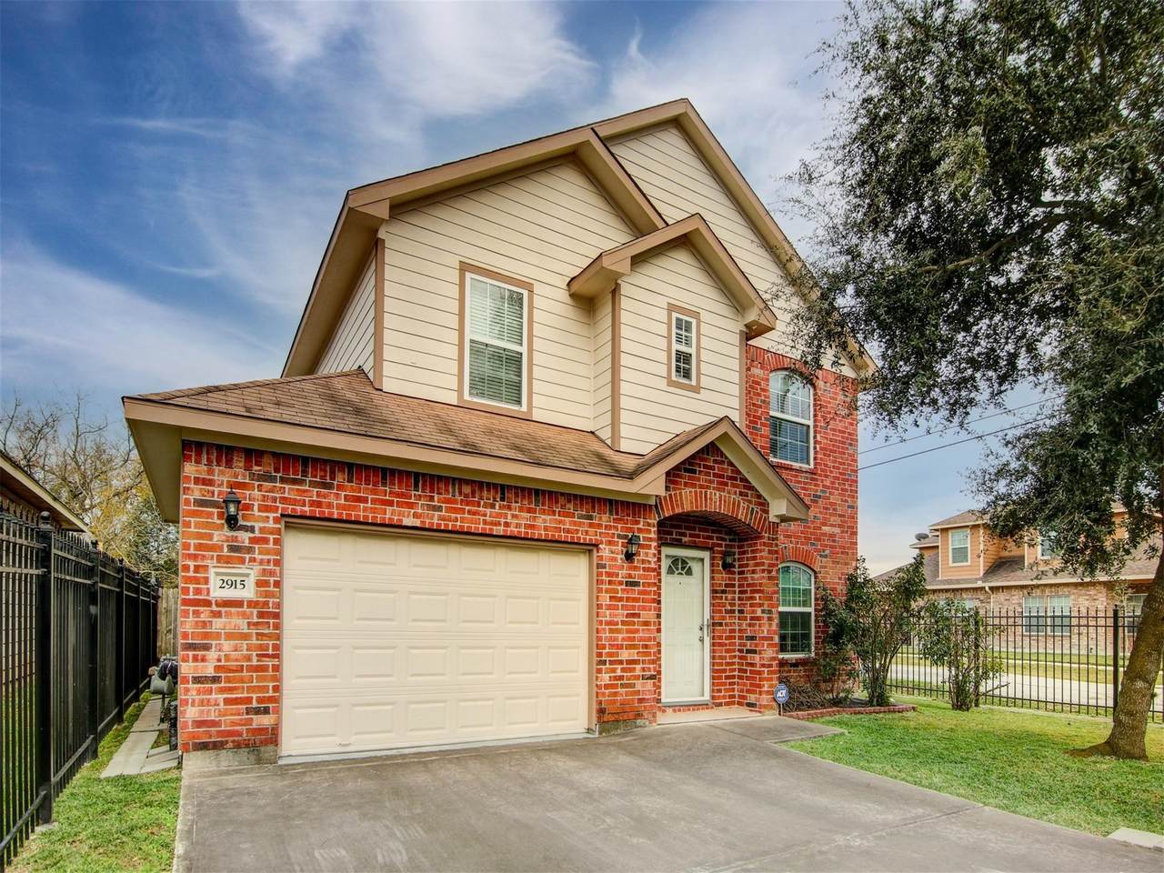 2915 Paige Street - Photo 1