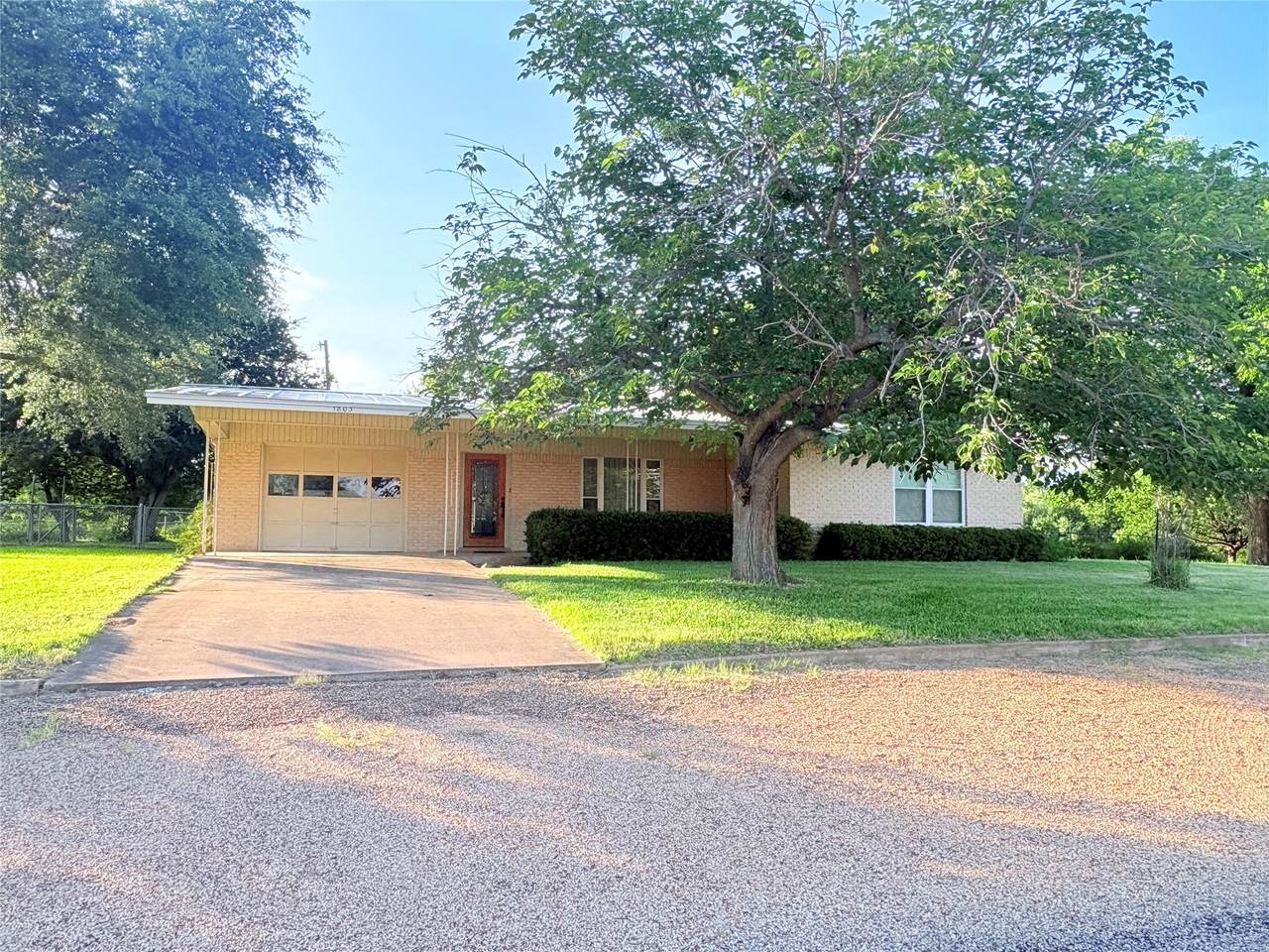 1803 Lantana Ln - Photo 1