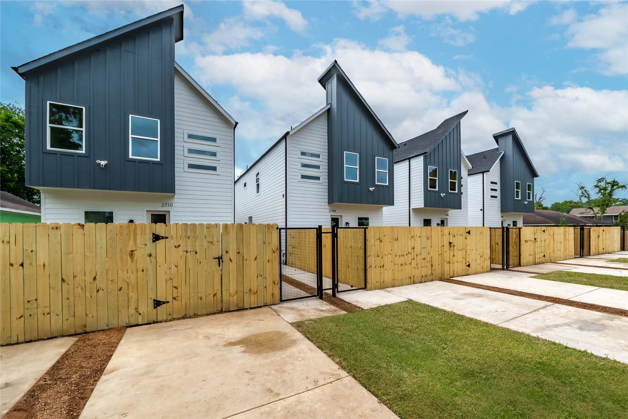 1462 Ferguson Way - Photo 1