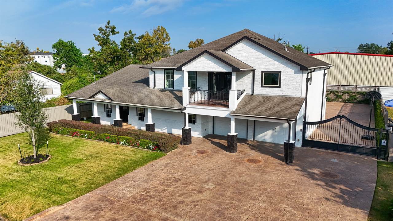 312 Marcella Street - Photo 1