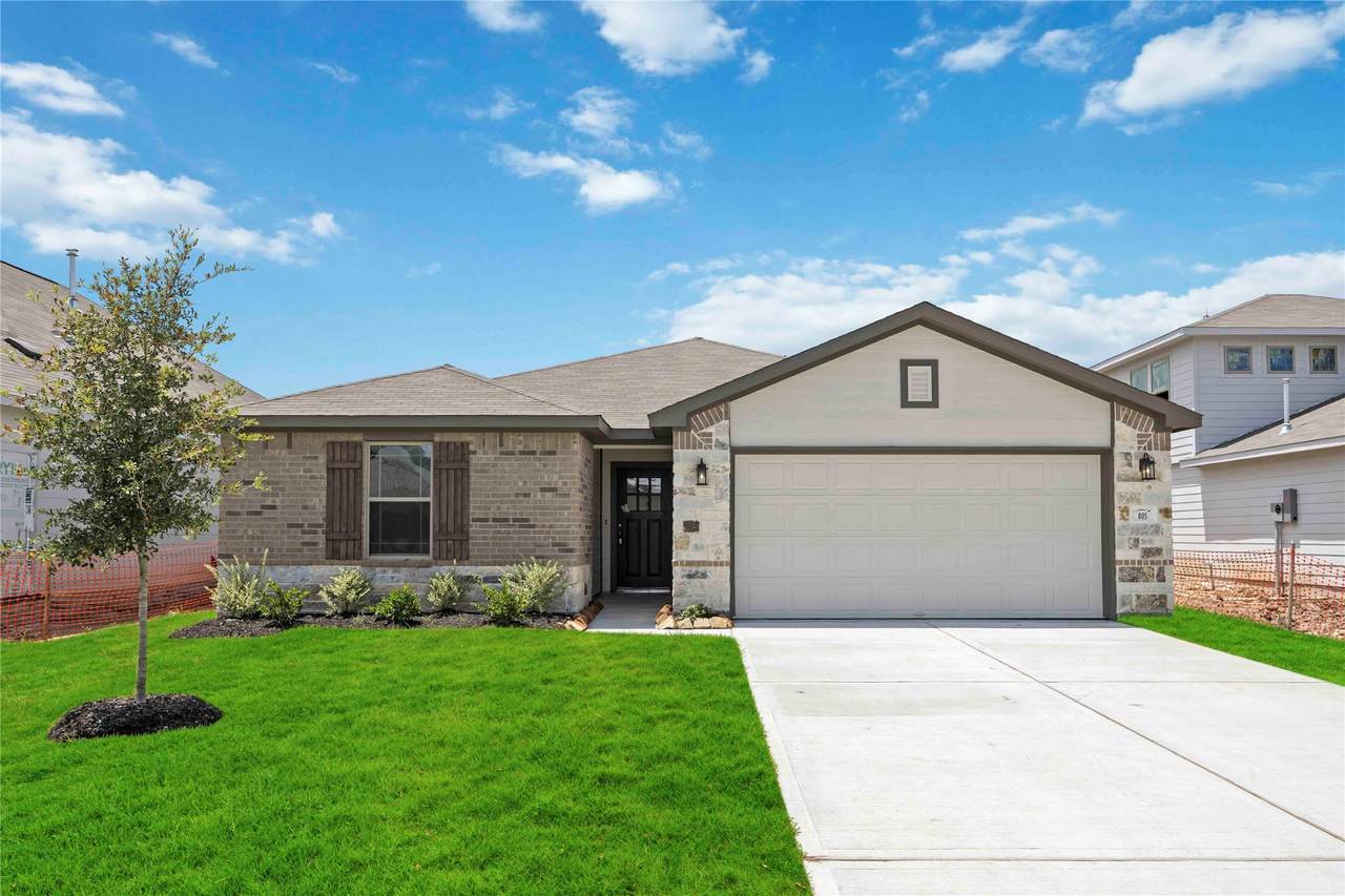 805 Clear Valley Lane - Photo 1