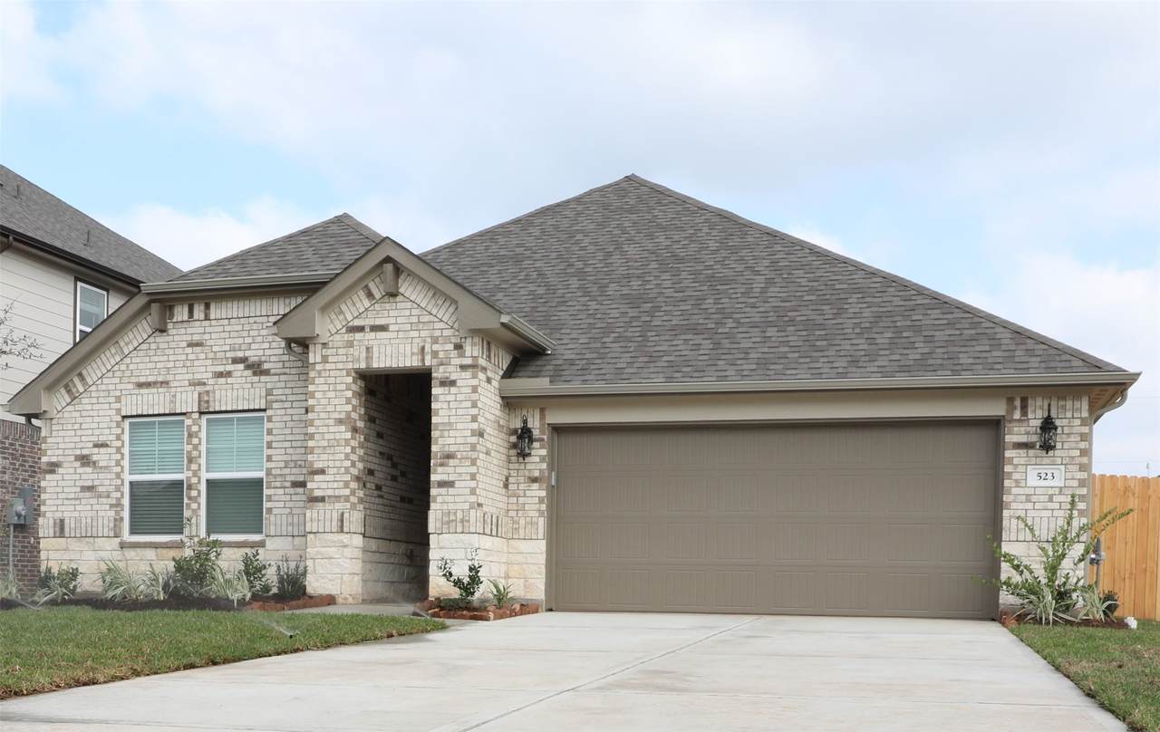 523 Ellwood Terrace - Photo 1