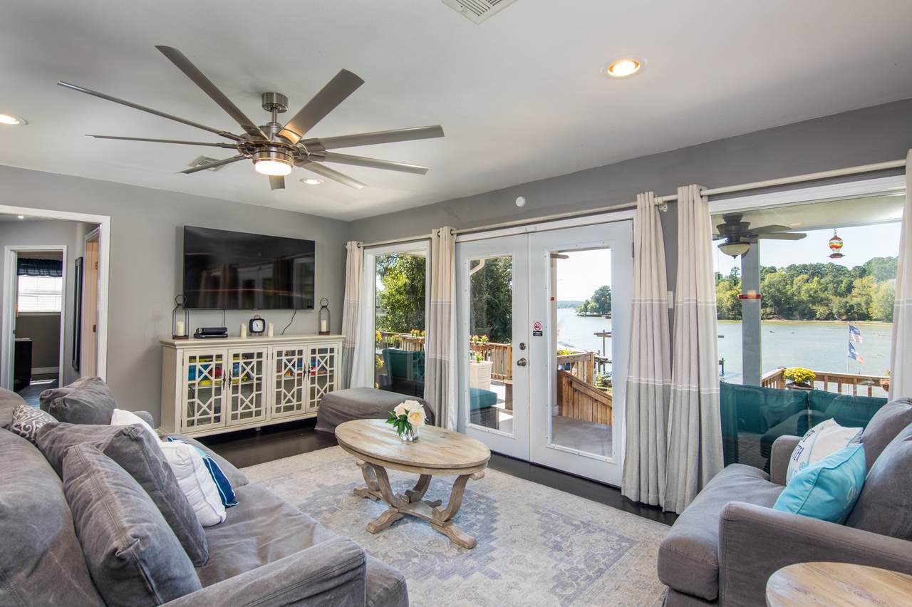 150 Edgewater Way - Photo 1