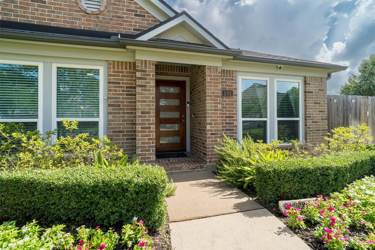 101 Grand Falls Court - Photo 1