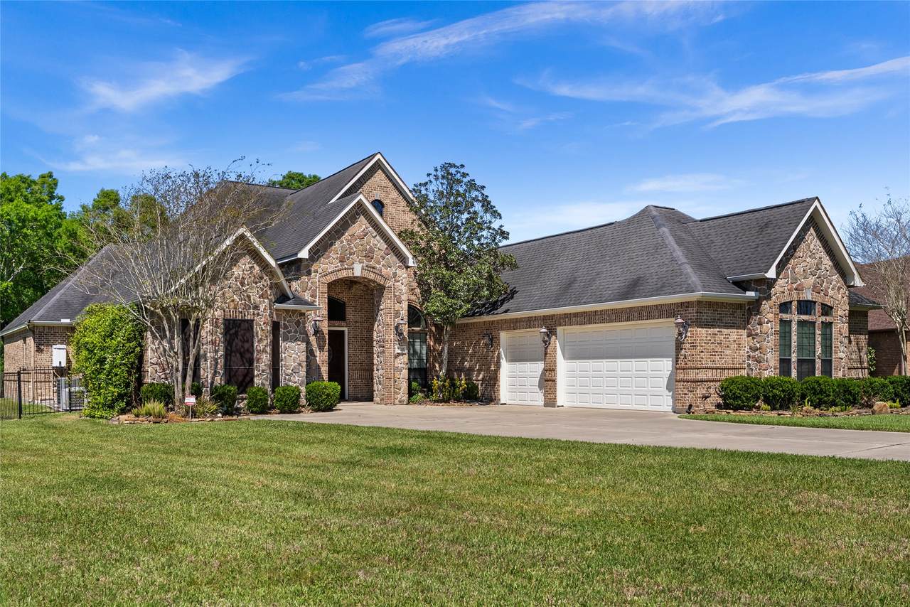 5220 Forest Cove Drive - Photo 1