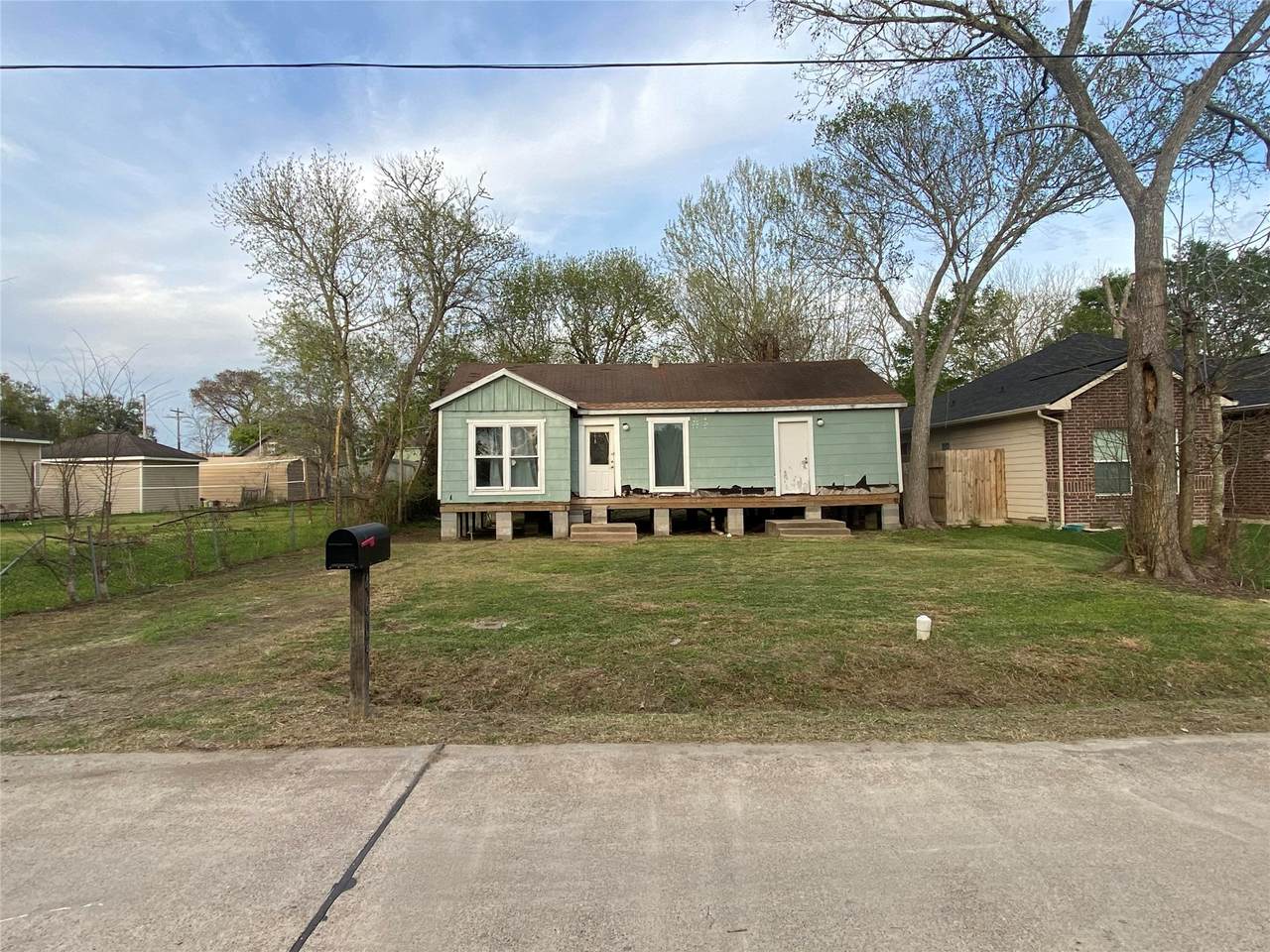 4605 Dakota Street - Photo 1